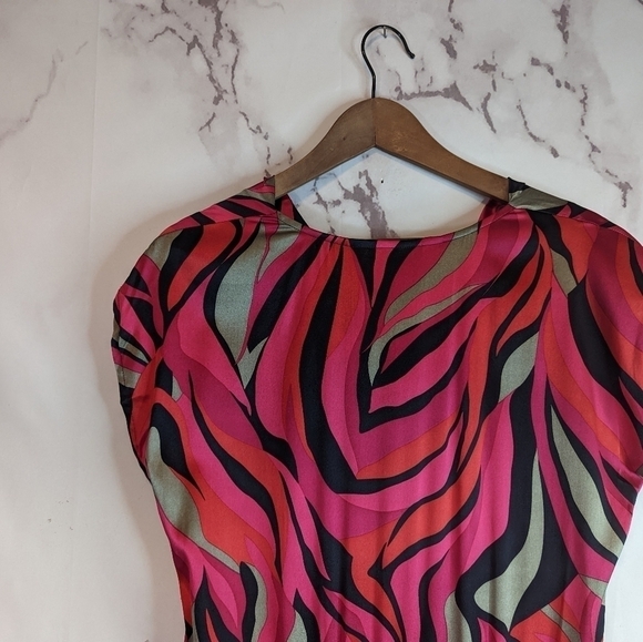 Trina Turk Silk Stretch Mini Dress Size 6 Small Cowl Pink Black Luci Stripe - Picture 7 of 11